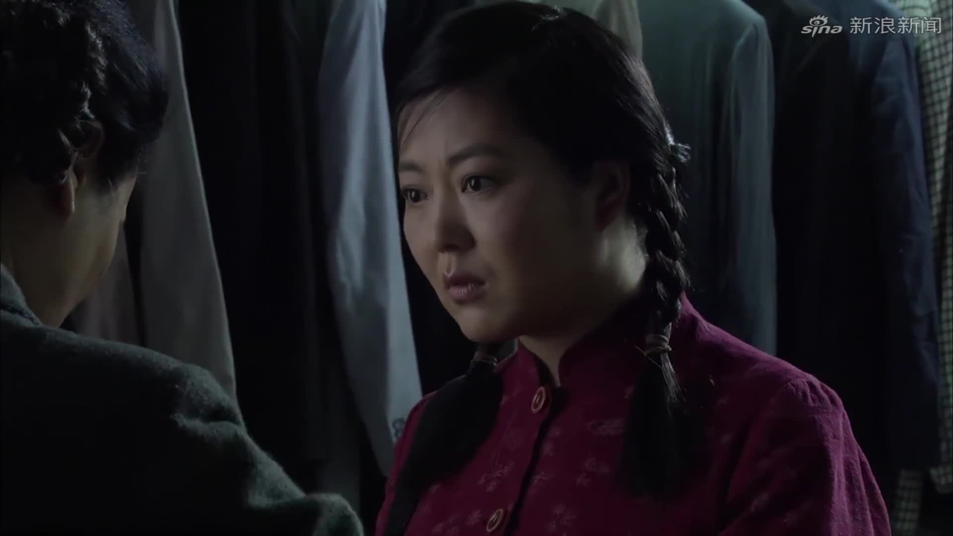 小麦进城:小麦拿自己赚的辛苦钱,给林木买流行衬衫,还真是大方