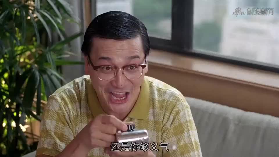 大话神探:冯淬帆神枪手啊!志伟要逃跑他一枪打断铁链,抓个正着