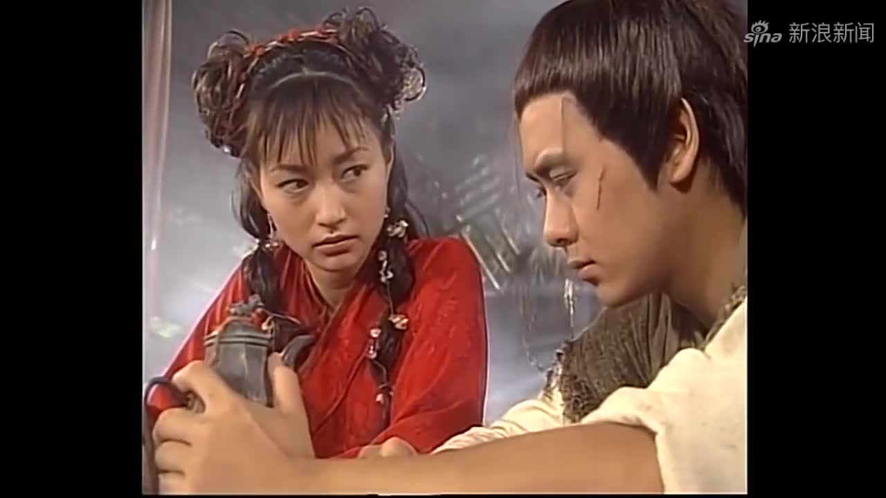 小辣椒舍命拦住花无缺,救下小鱼儿,爱情的力量真强大!