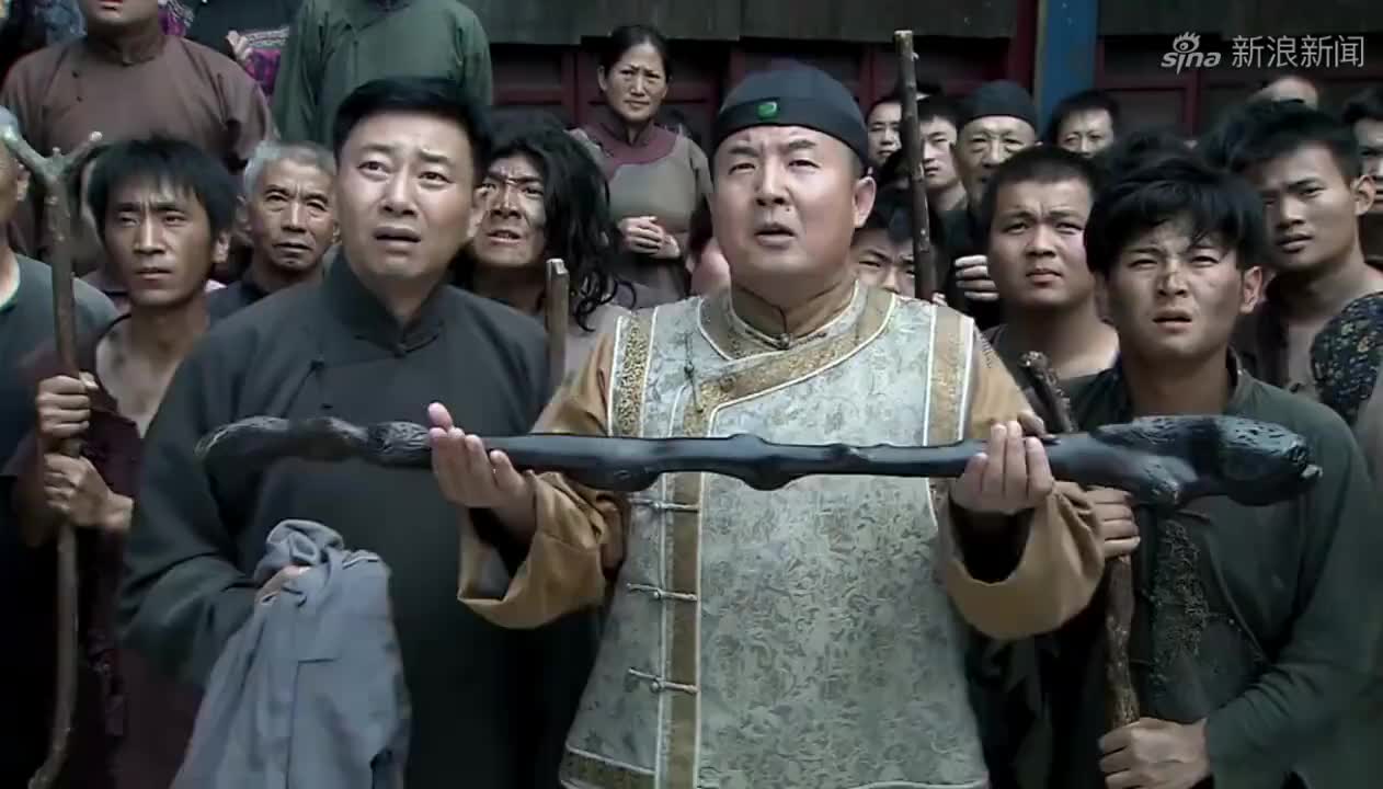 打狗棍,格格发现那图鲁私自用刑,竟狠心抛下刚出生的孩子上吊!