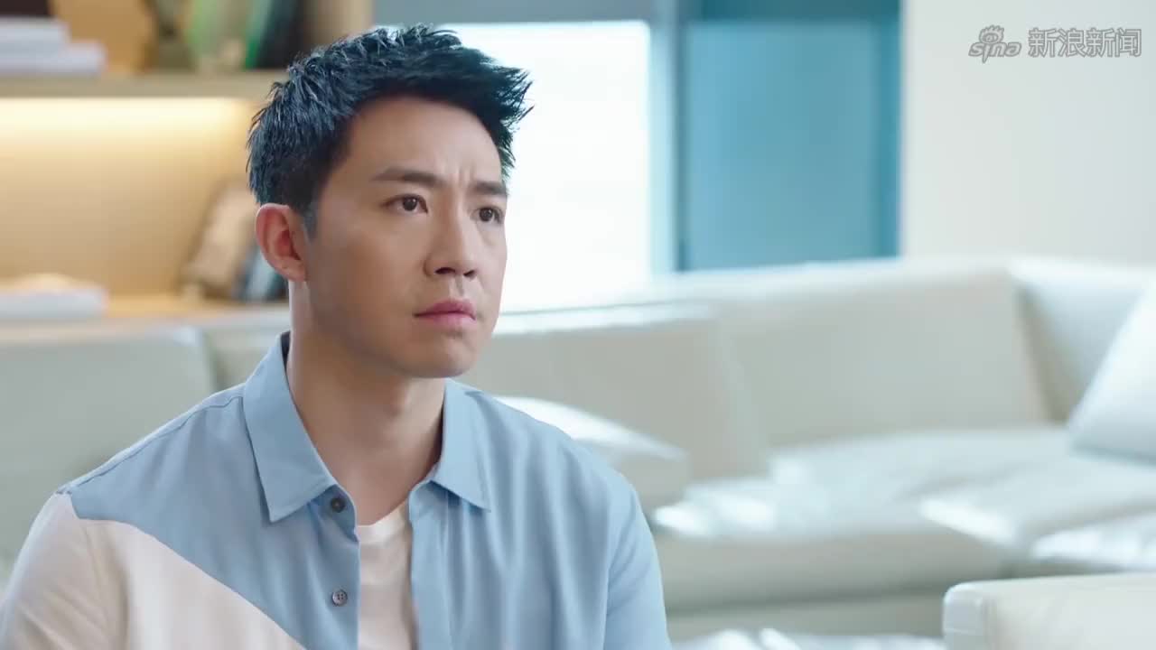 你和我的倾城时光:大总裁上班时间玩游戏,下一秒公司被并购