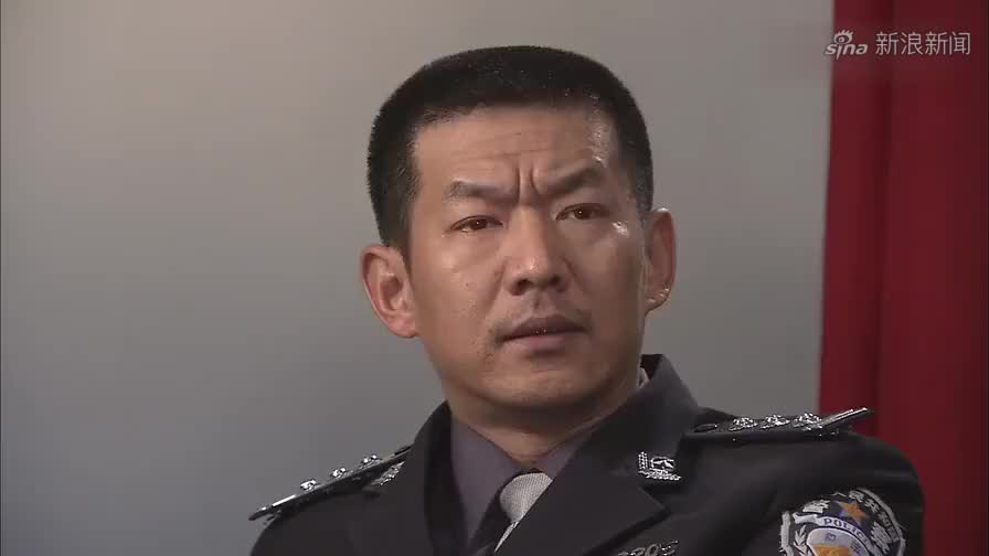 大漠高墙,犯人受伤,萧凡亲自为其疗伤,医生害怕