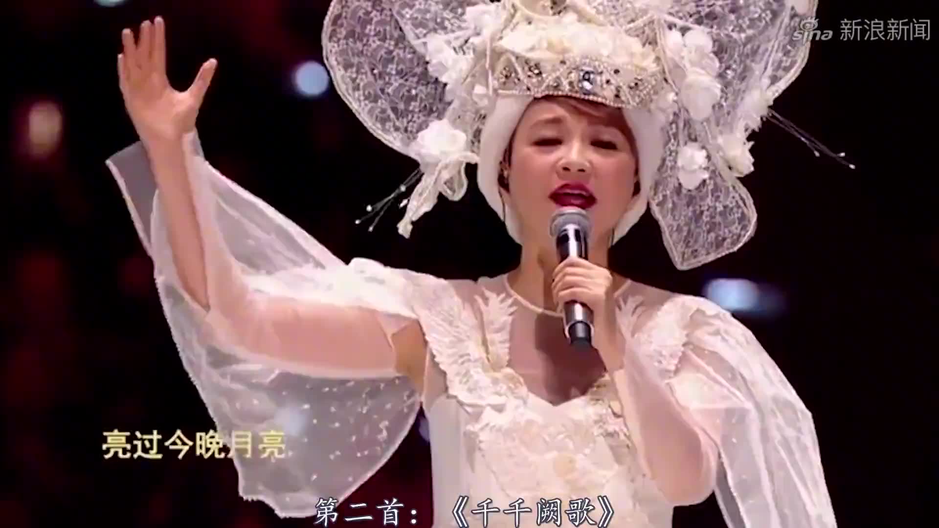 乌兰图雅经历了什么?含泪唱完《追梦人》,观众泣不成声