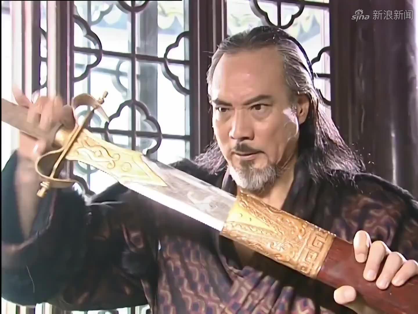 水月洞天:天仇让韩霸天找剑,要找两把能对付尹仲,简直异想天开