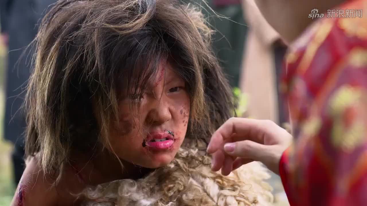 狼孩偷羊遭到毒打,芈月发善心救下他,却被嘲笑人兽不分