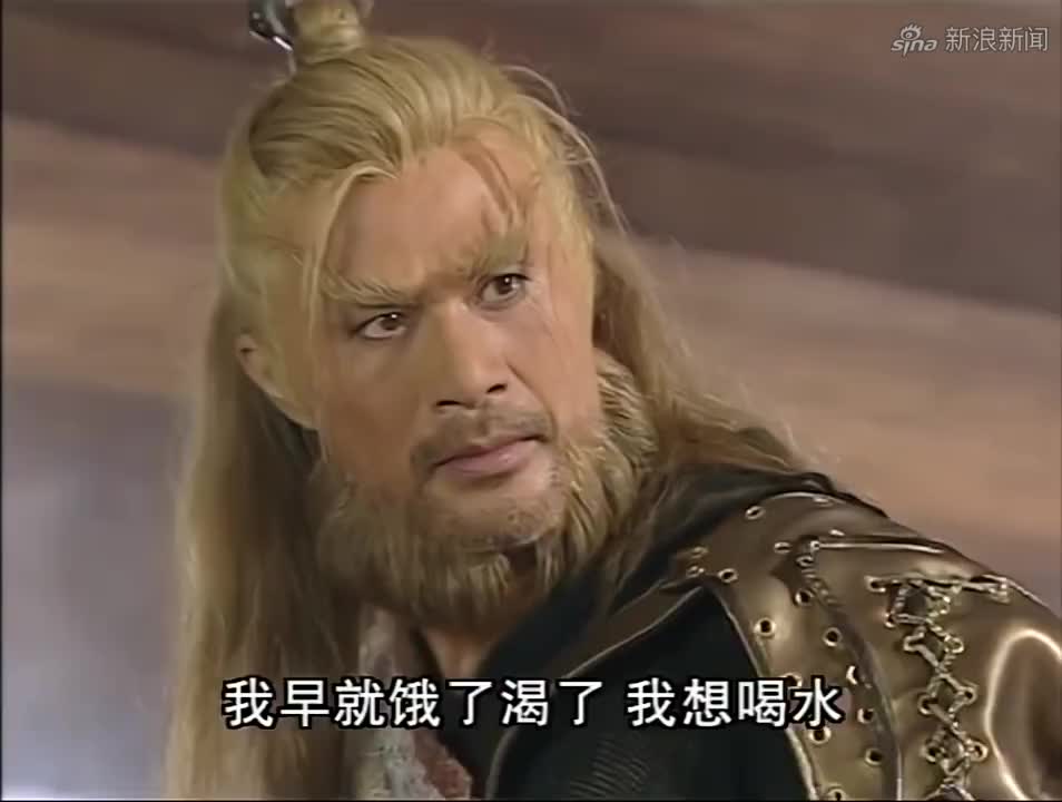 倚天屠龙:张翠山追杀神秘女侠,谁料对殷素素就一见钟情了