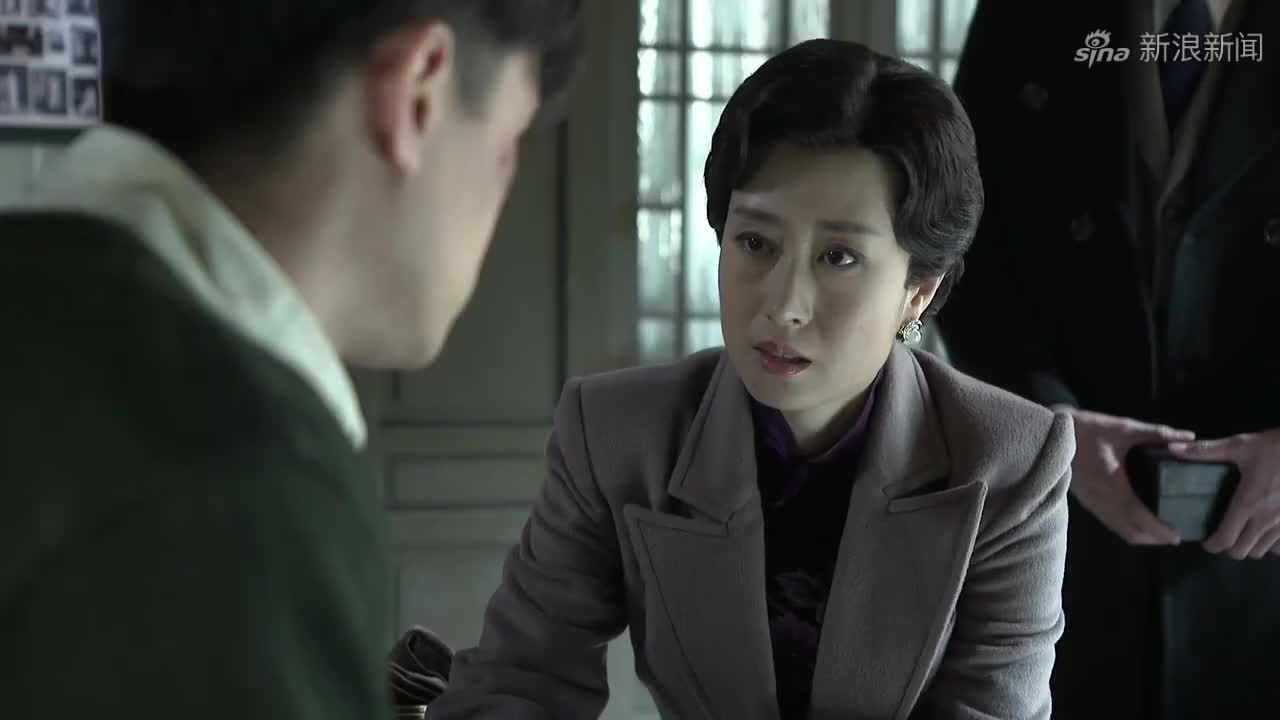 伪装者:汪芙蕖被刺杀汪曼春悲痛欲绝,大喊为什么不冲她开枪