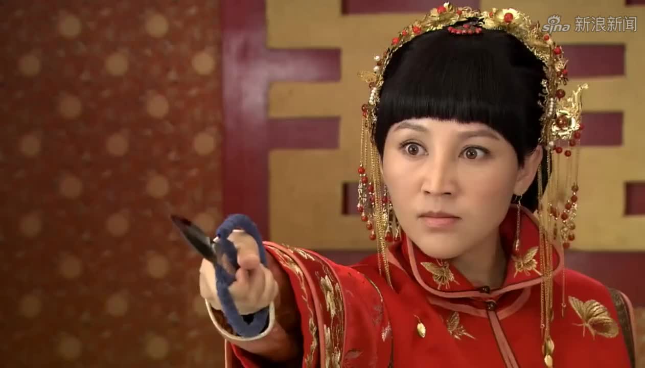 打狗棍:二丫头总算霸气一回,几句话说得那素芝怒了,大骂二丫头