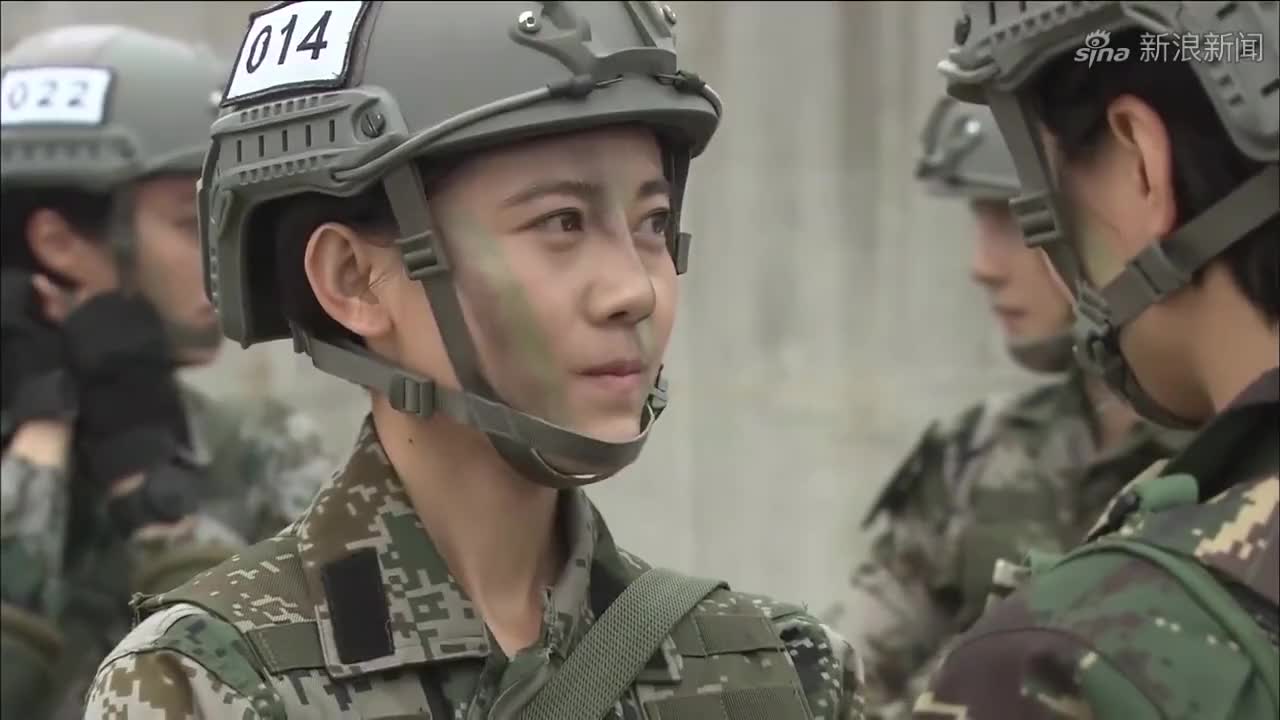 特种兵之火凤凰:蜂鸟表白天狼,谁知天狼心有所属,蜂鸟沉默了