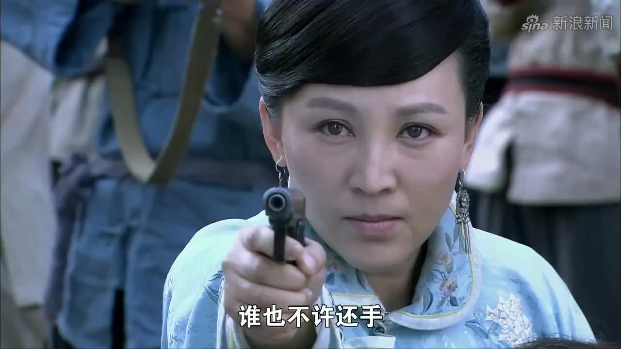 打狗棍:二丫头怕那家悔婚,来找那图鲁评理,这二丫头太逗了!