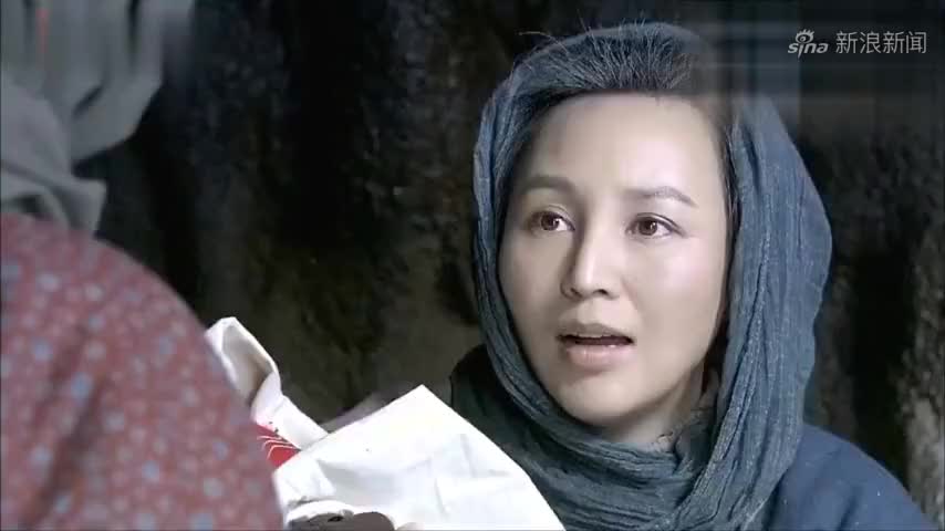 打狗棍:二丫头怕那家悔婚,来找那图鲁评理,这二丫头太逗了!