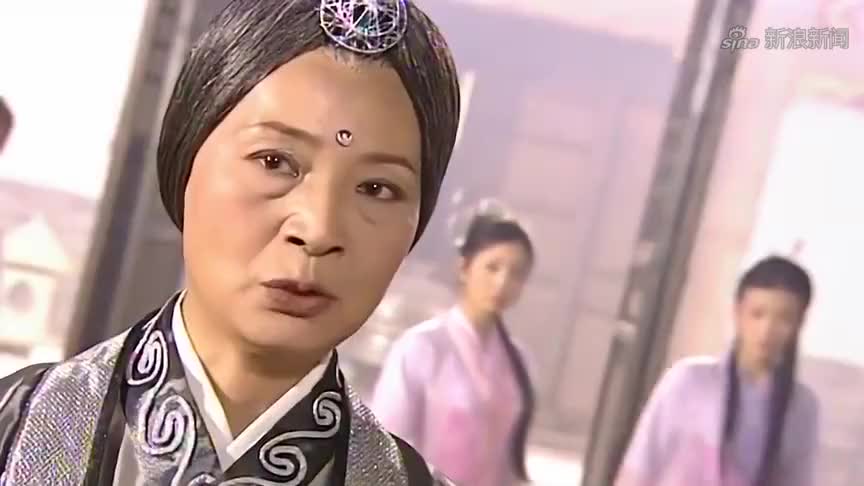 倚天:张无忌和灭绝师太比武,倚天剑战乾坤大挪移,大败灭绝师太