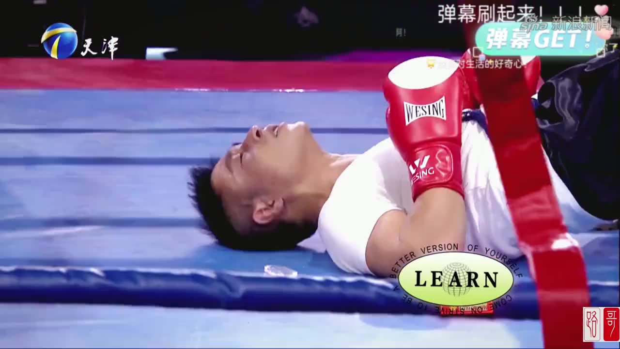 这一腿差点ko死神方便!黑人拳王一腿踢得方便差点不能站着