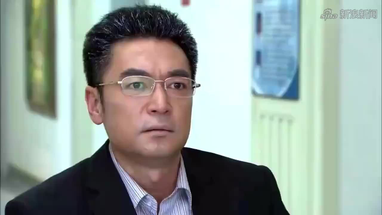 恋恋不忘:历仲谋送吴桐和童童去机场,吴桐拒绝他陪自己一起回家