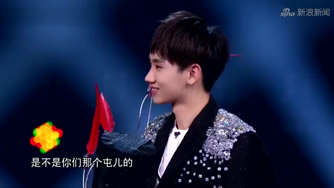 蒙面唱将:这个歌手有点难猜,开口后果然是他,嗓音极具特色