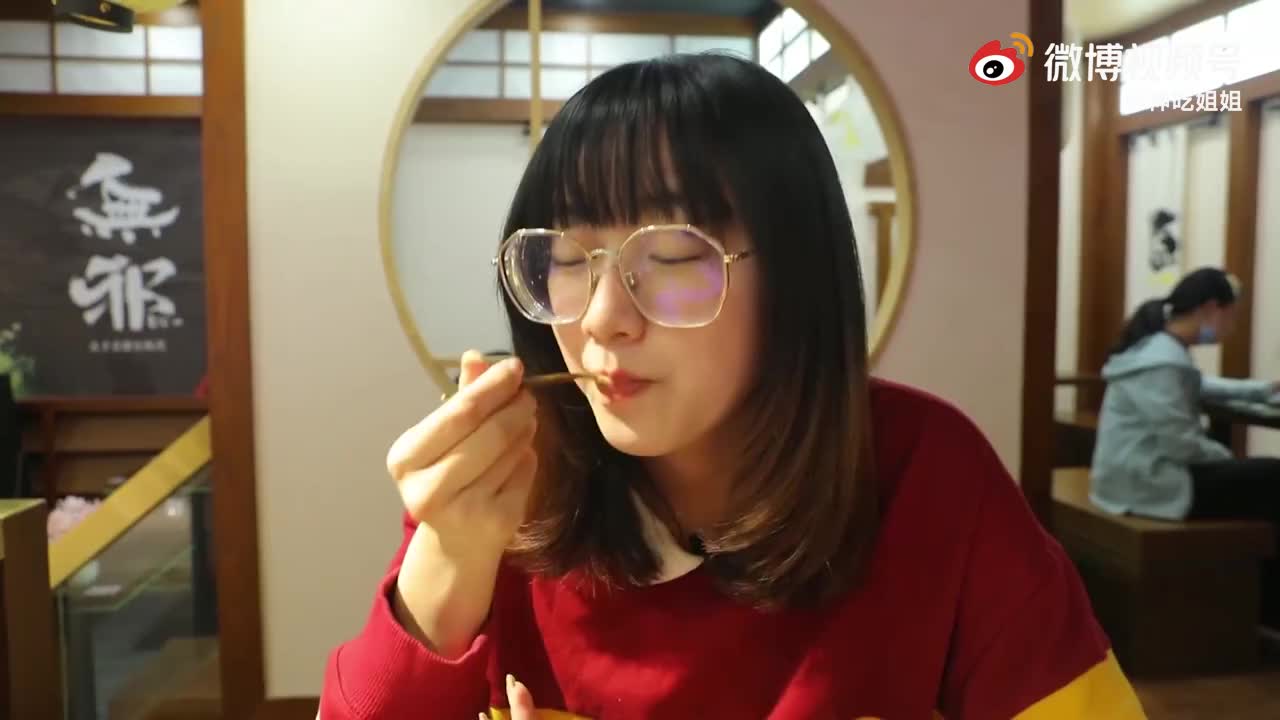 妈妈买的明治巧克力豆5个口味,拆开每盒都像拆盲盒一样,有惊喜