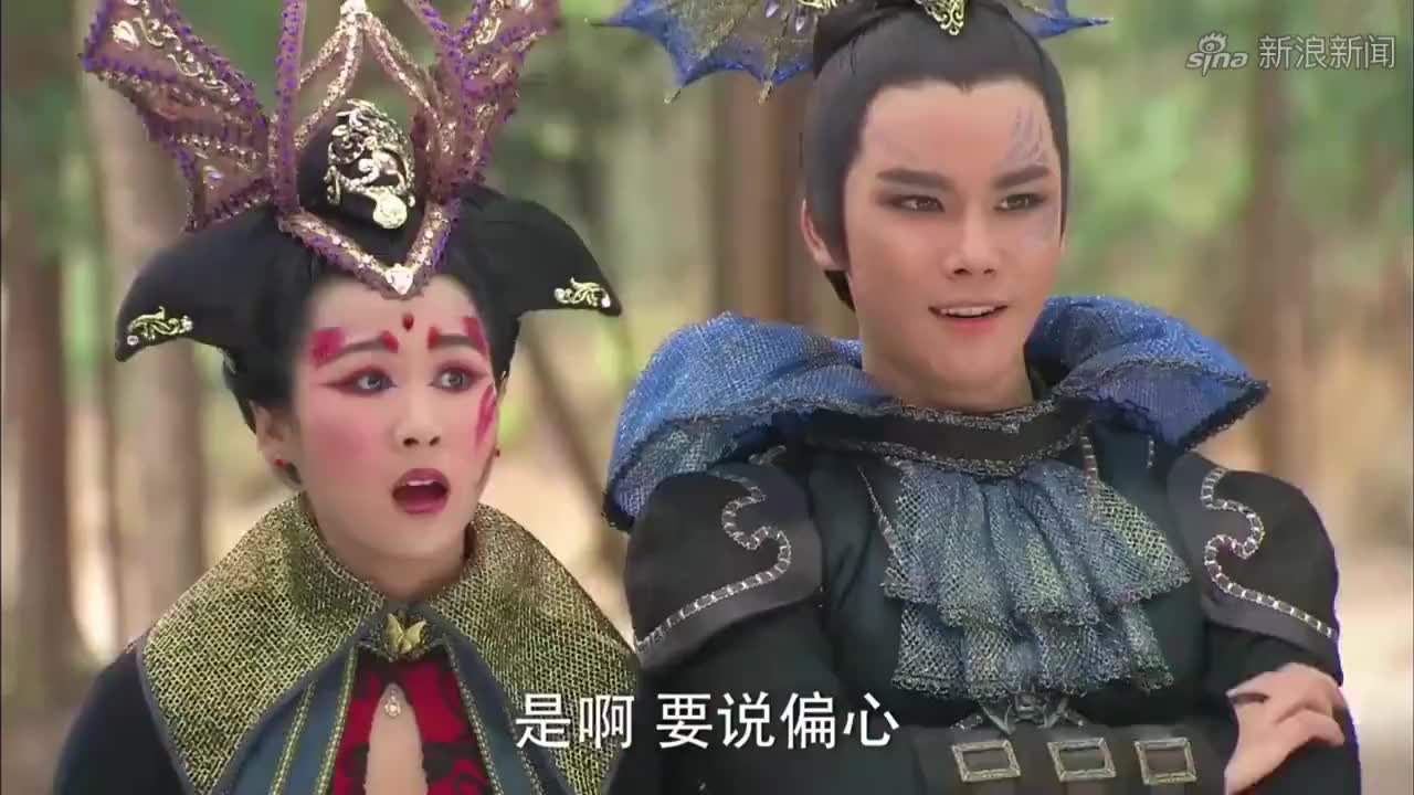 活佛济公:章小蕙和萧风追云出来找东西,直说乾坤洞主偏心