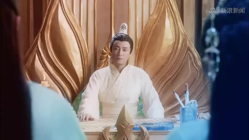 洛霖问临秀,想什么呢想得这么出神,临秀说想起和梓芬的一些往事