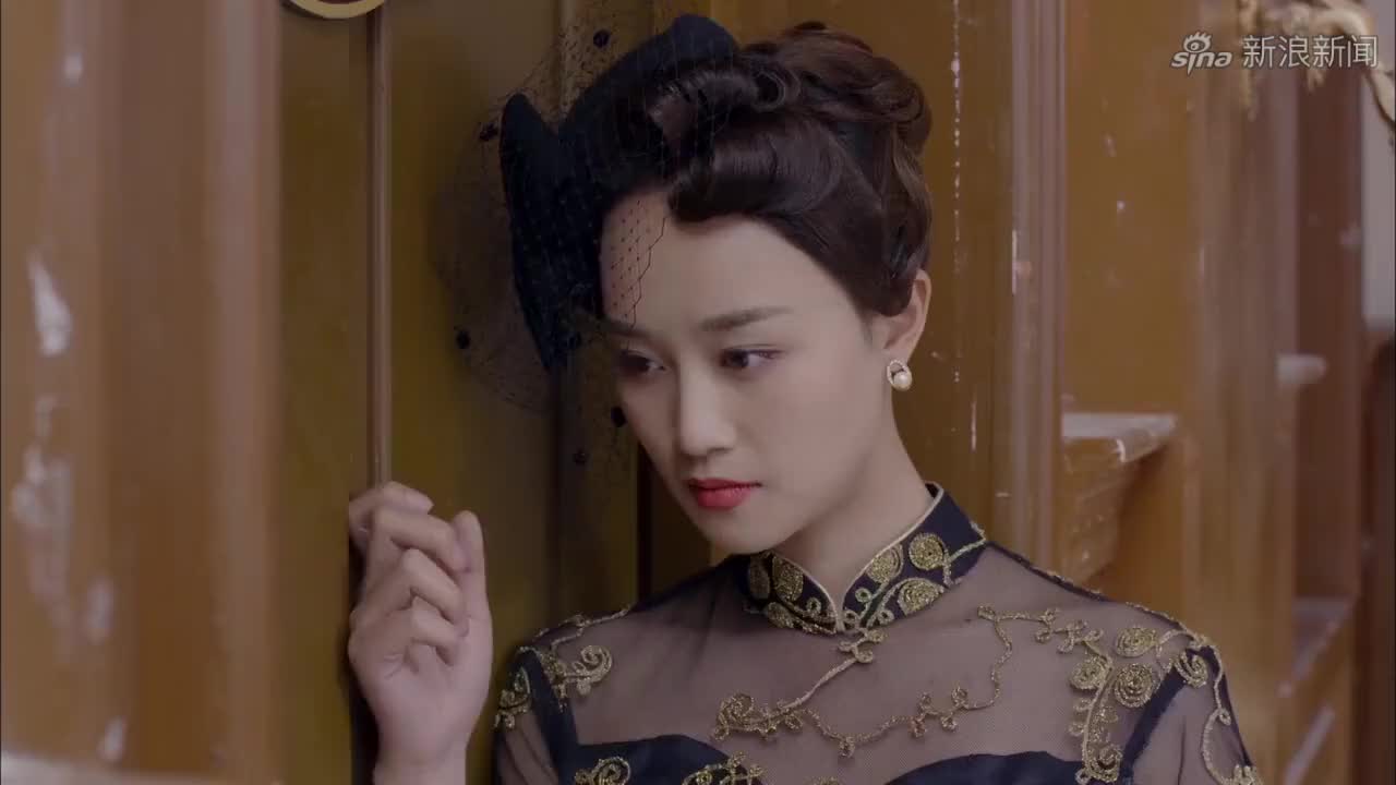 女特工上岛执行任务,不料刚开始行动,就落入了男囚犯的魔爪