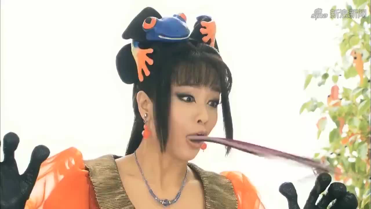 活佛济公:陈亮正在跟妖怪打斗,不料绿姬也来凑热闹