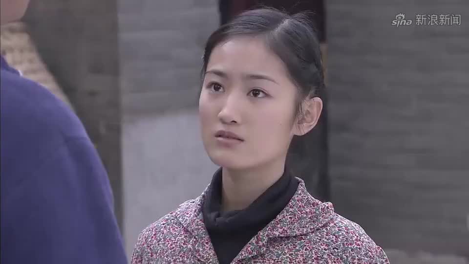 二叔:二叔出门打工,叛逆的尔夏给他织了手套,二叔笑出褶子