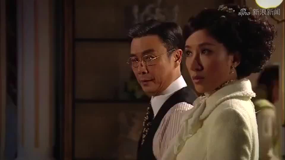 名媛望族:康子君给大太太倒茶,对方不领情,脸色也非常难看!