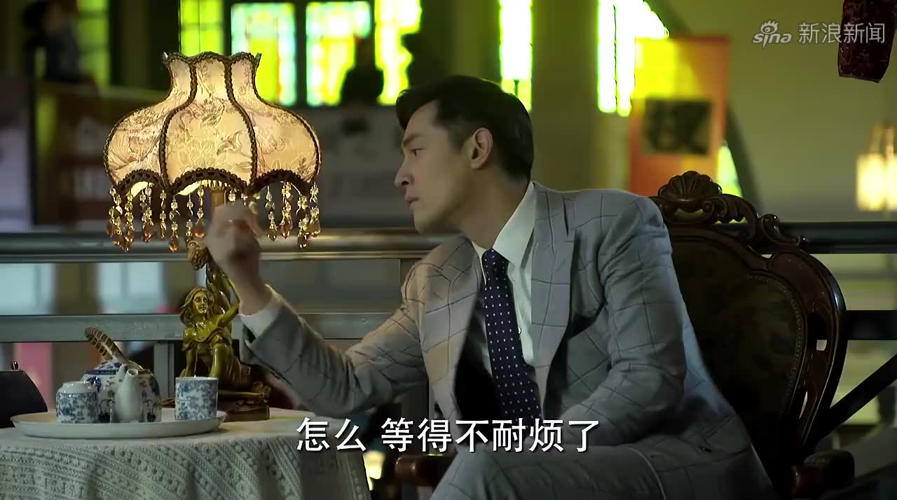 伪装者:大姐把明台训成狗,连着明楼和明诚一起骂,场面贼逗