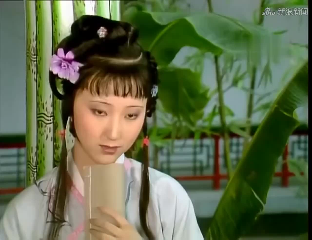 红楼梦:香莲诗歌鉴赏满分,还能借景发挥,学诗学入魔了