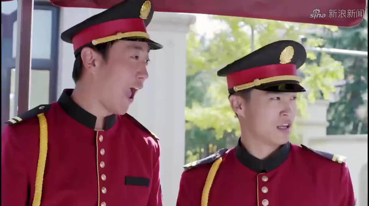 散打冠军去做保安,没想到太帅了,被女老板一眼看中,走运了