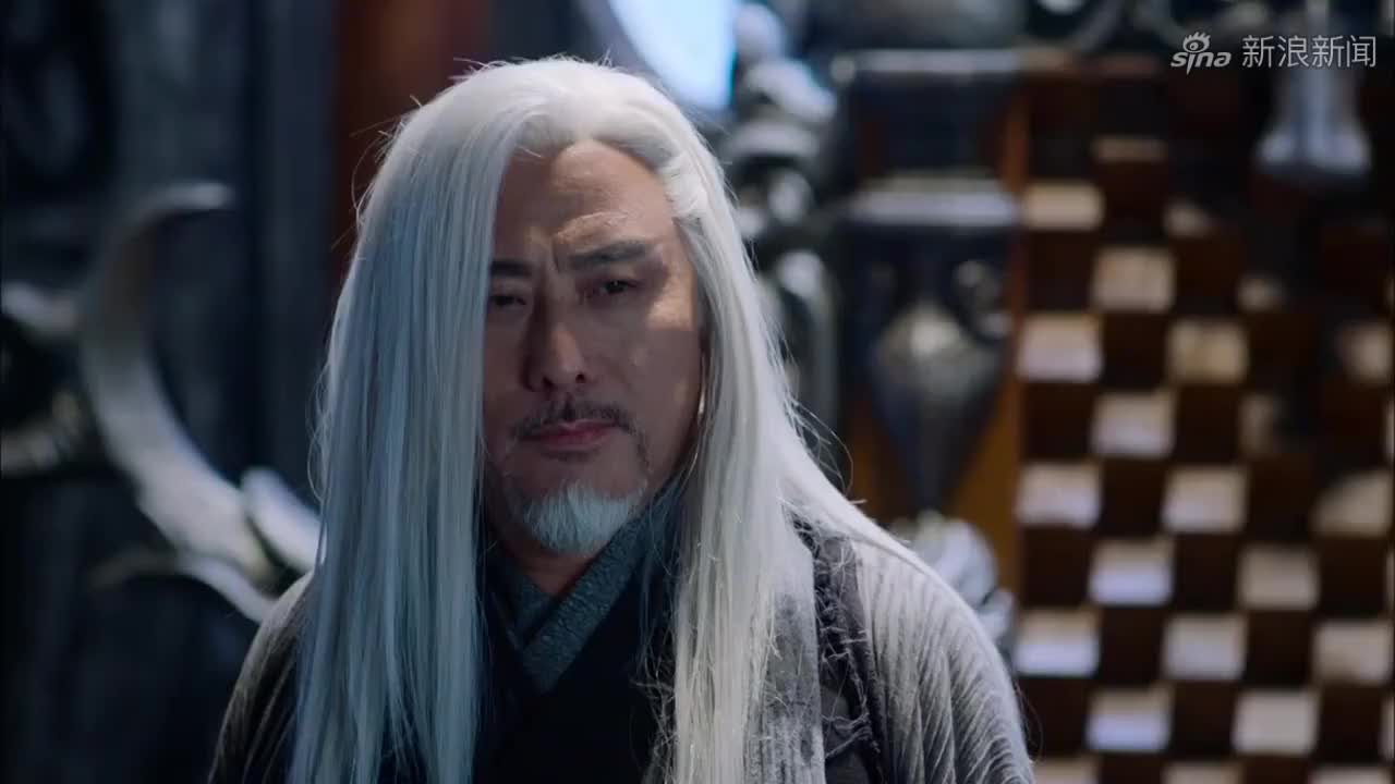 墨渊上神要救司音,瑶光上神挥剑阻拦无果,战神不愧是战神