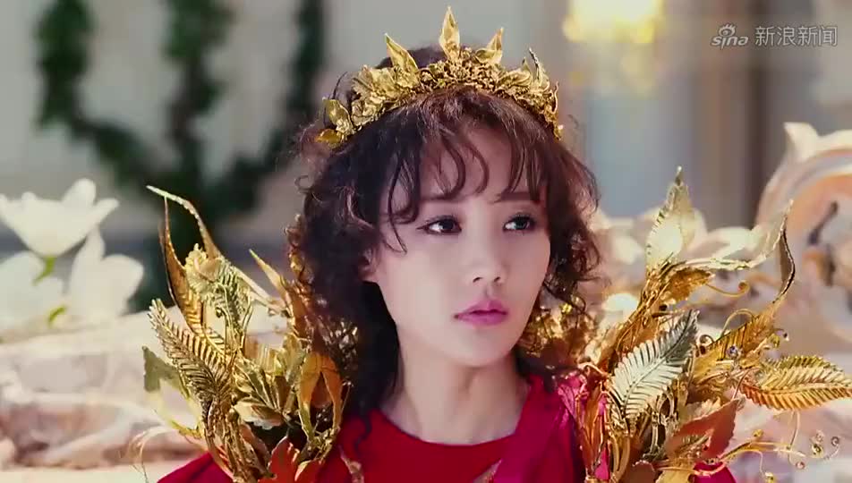 半妖倾城:幽瞳为了救出倾城,把代表自己能力的金指甲全拔了