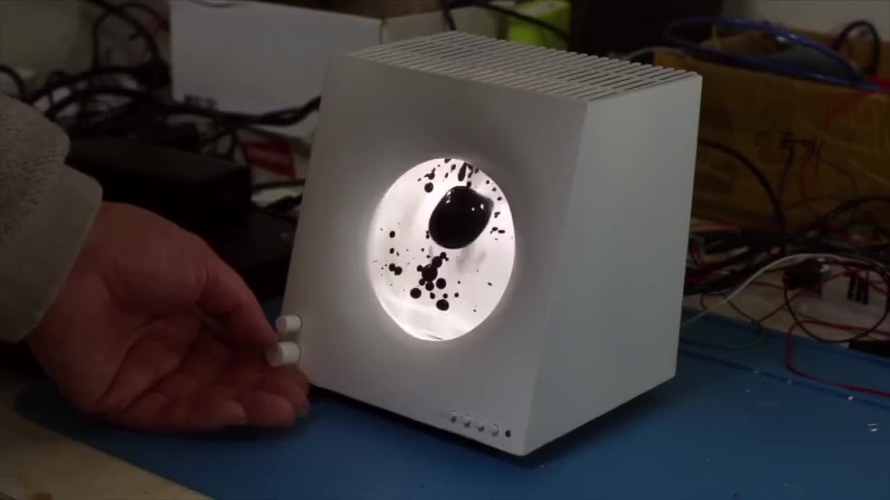 物理学大佬自制铁磁流体音箱,让流体随音乐跳舞…有毒液内味儿了!