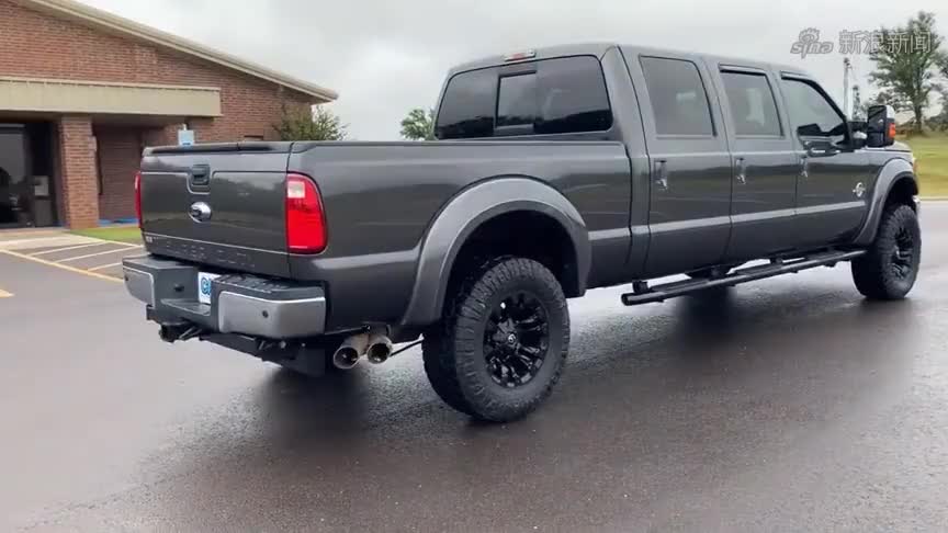 福特六门超级皮卡,和gmc的六门有得一拼,相当霸气