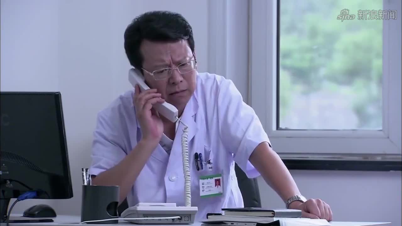 影视:何正中人面兽心,表面是个正经医生,背后却胁迫安然