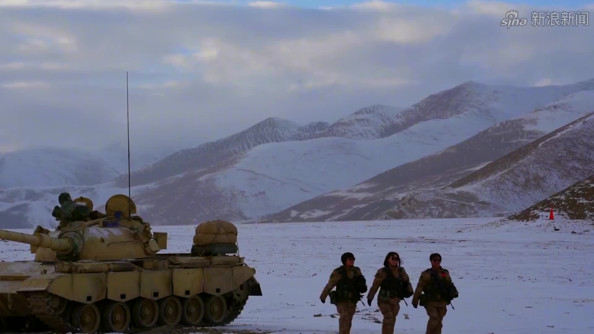 缅甸佤邦联合军中,装备最精良的318旅,士兵相当有气势