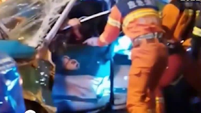 酒驾租来的保时捷闯红灯致一死后弃车逃逸,司机获刑6年