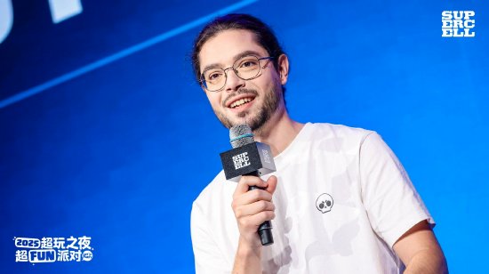 （《荒野乱斗》社区经理Dani&Marzio发言）