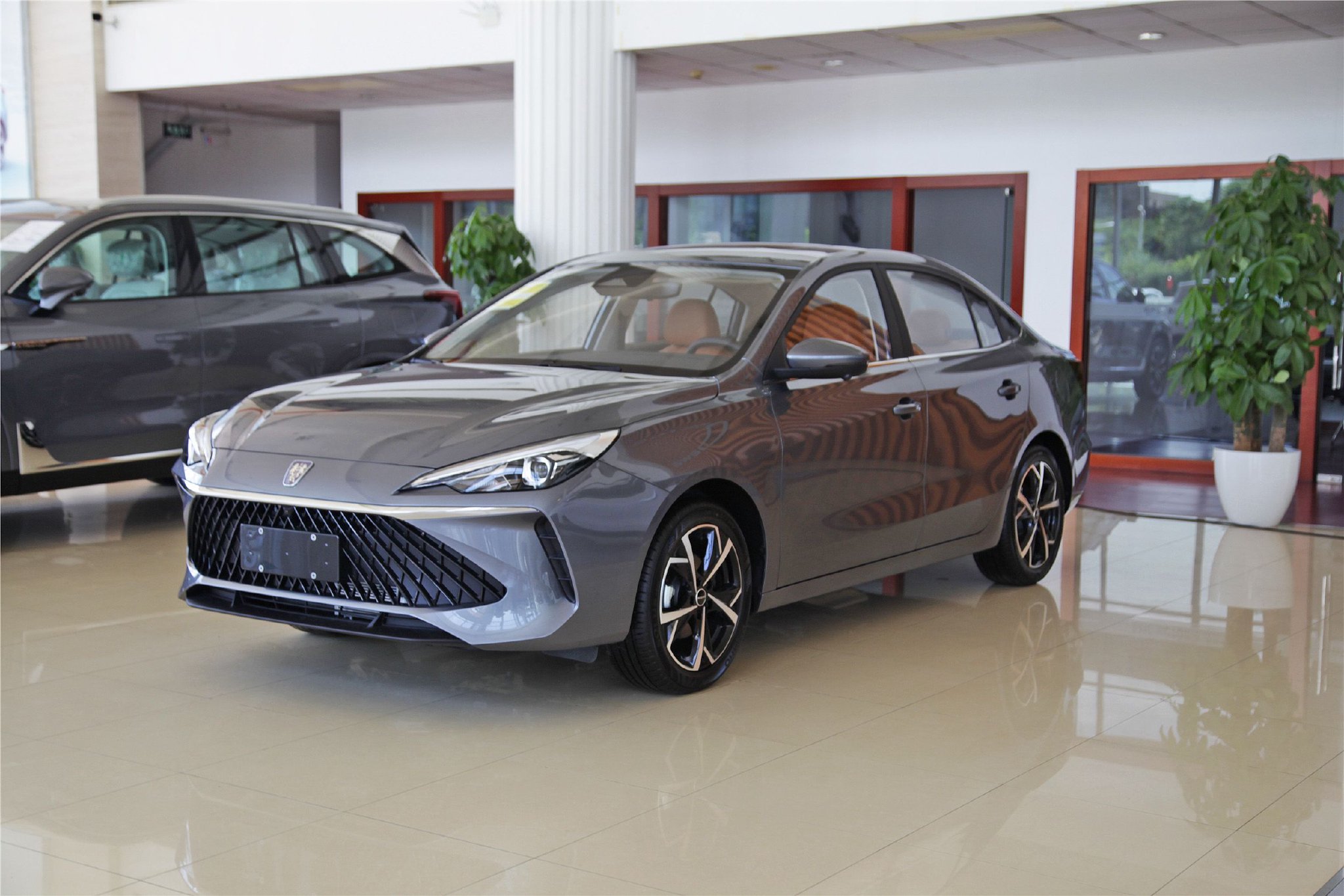 全新荣威i5正式上市 售价6.89—9.09万元