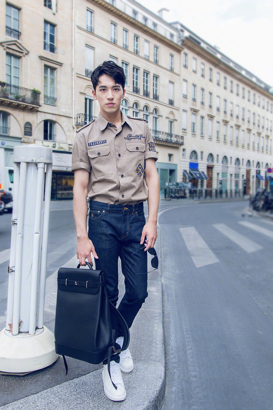 许魏洲巴黎街拍大片(图)