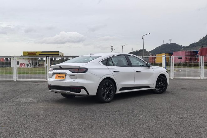 长安福特新蒙迪欧上市 售价14.98-19.98万元