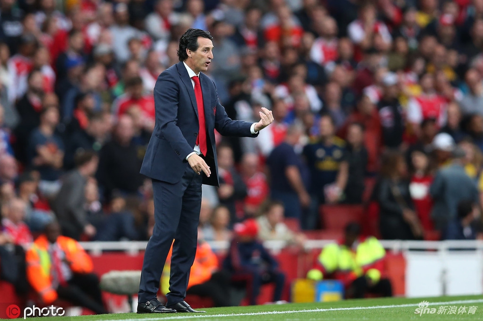 埃梅里场边指挥