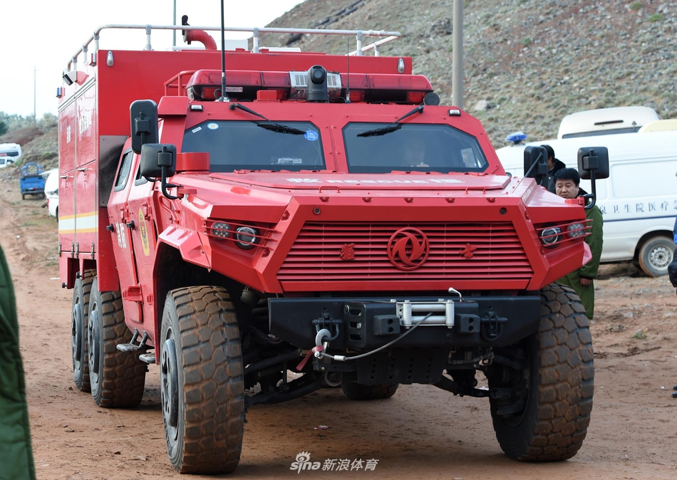 甘肃景泰山地越野赛搜救现场