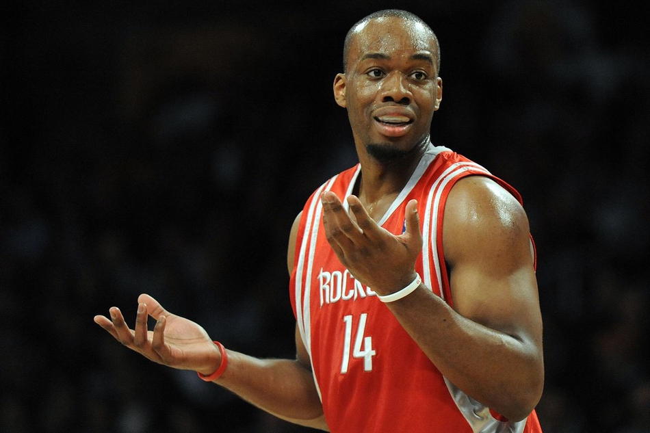 感动无数火蜜的铁血战士！他为火箭献出了6颗牙齿