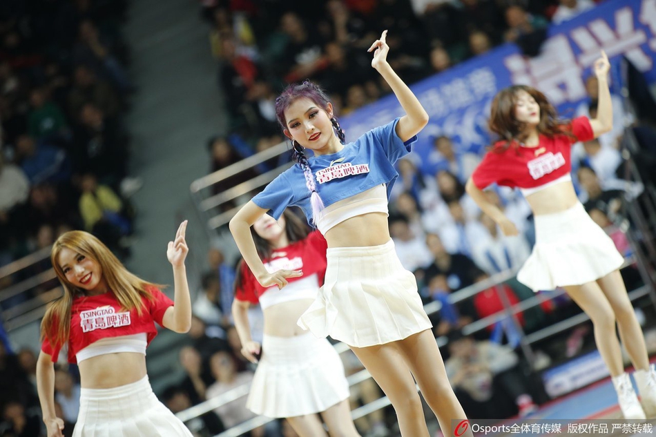 CBA第25轮:啦啦队曼妙舞姿助力球队