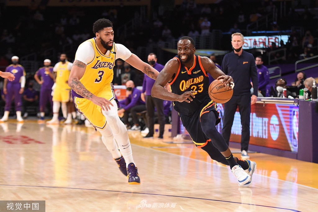 [NBA附加赛]湖人胜勇士晋级季后赛 詹姆斯砍三双