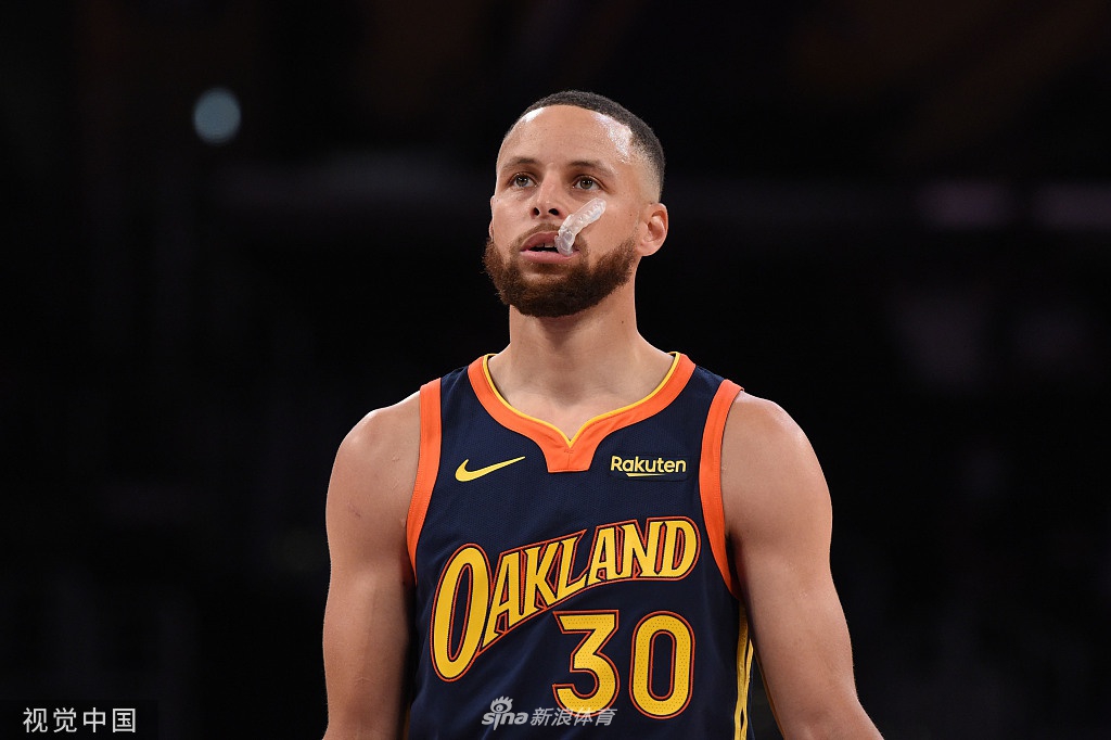 [NBA附加赛]湖人胜勇士晋级季后赛 詹姆斯砍三双