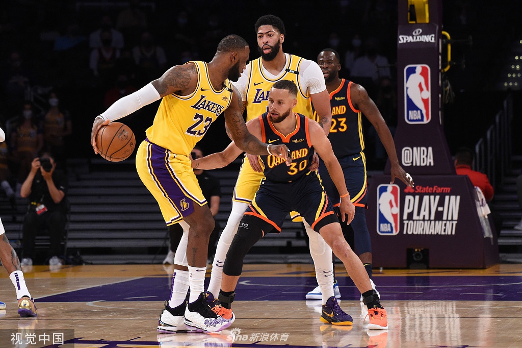 [NBA附加赛]湖人胜勇士晋级季后赛 詹姆斯砍三双