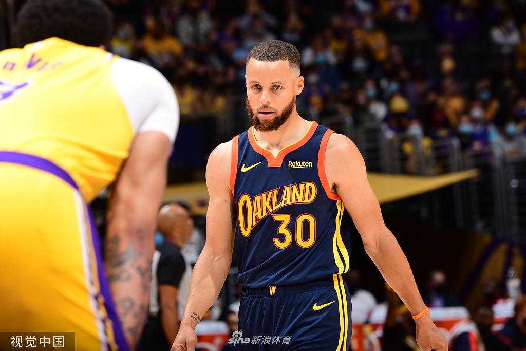 [NBA附加赛]湖人胜勇士晋级季后赛 詹姆斯砍三双