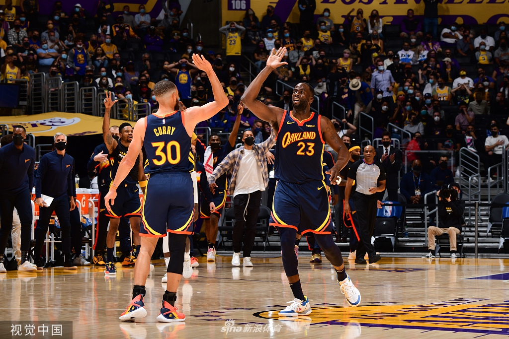 [NBA附加赛]湖人胜勇士晋级季后赛 詹姆斯砍三双