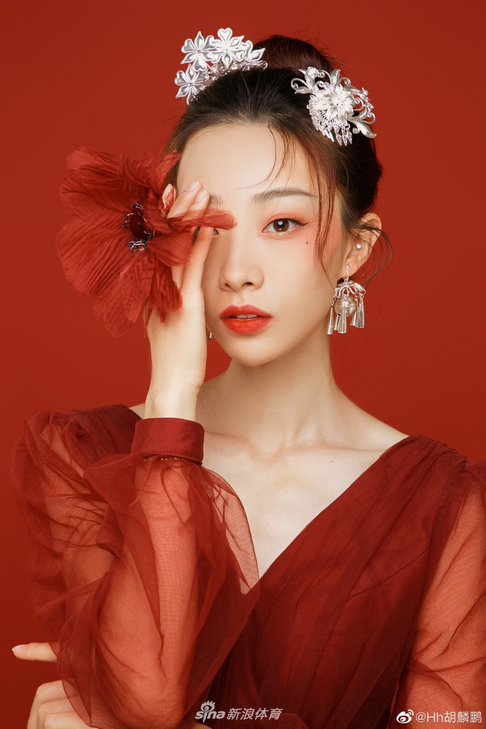 北体大跳高美女胡麟鹏晒美拍 大长腿抢镜